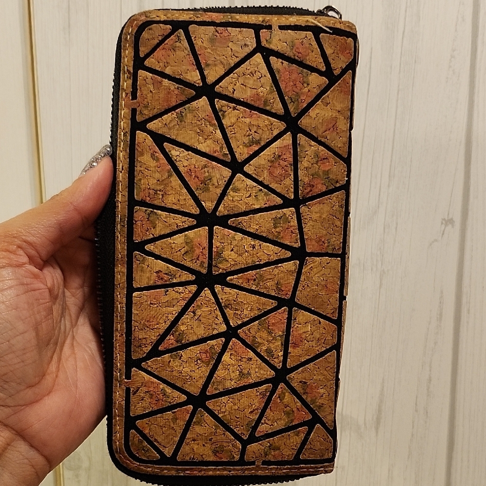 Geometric Patterned Wallet - Black and Brown